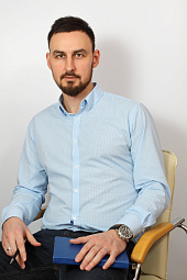Артем Плотников